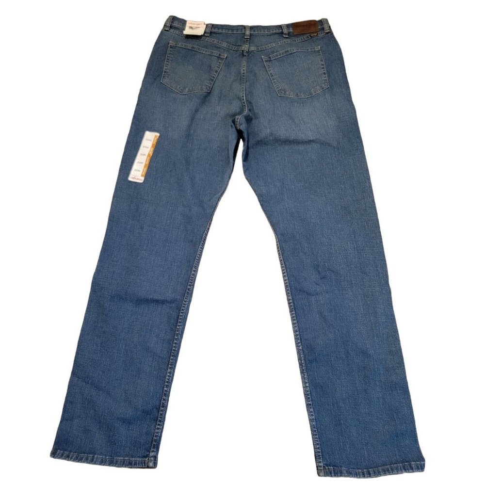 WRANGLER Relaxed Fit Jeans. 38/32. - Picture 3 of 6